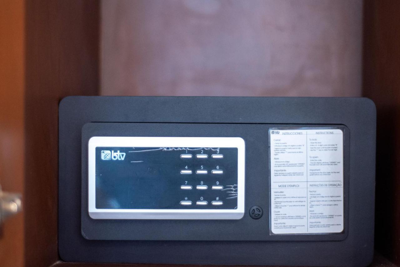 Hotel Mayari Holbox Екстер'єр фото A b.tv set-top box