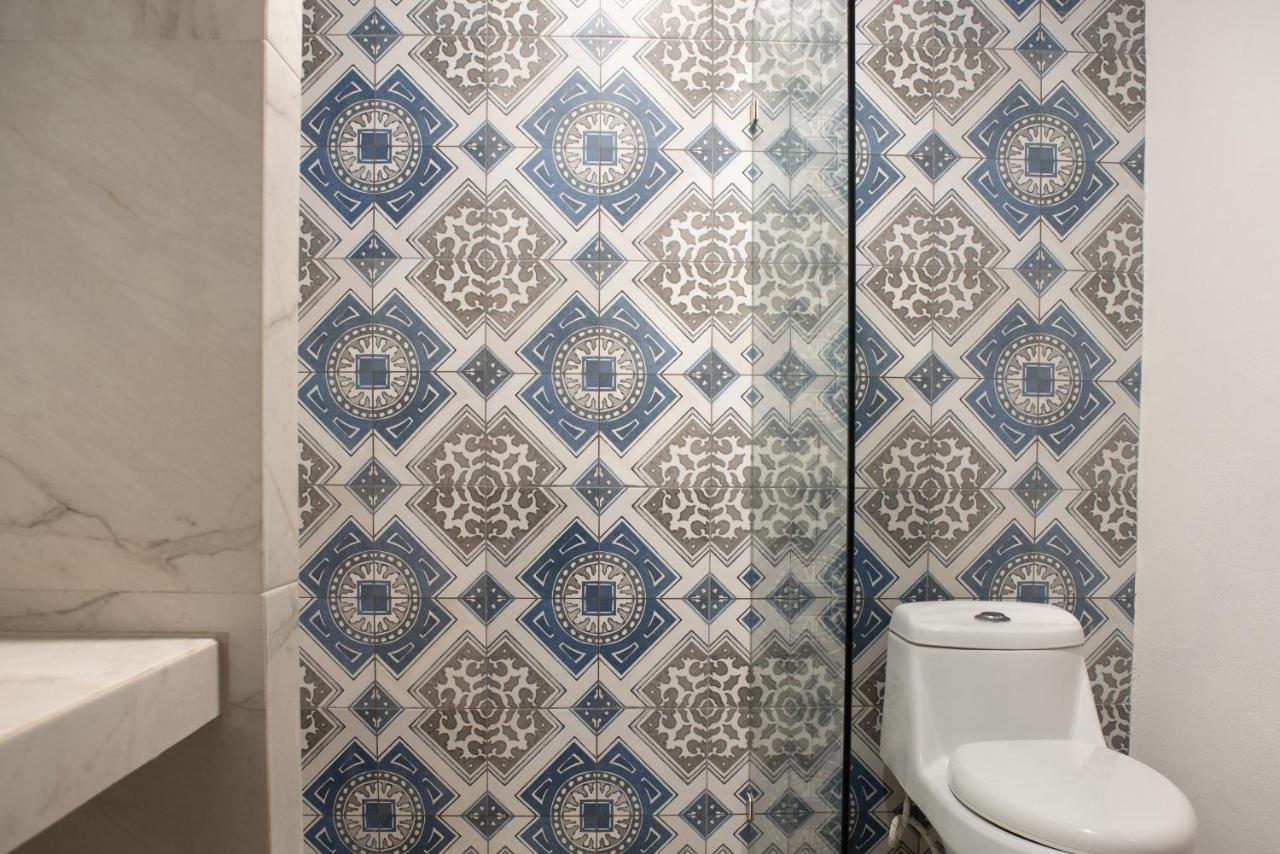Hotel Mayari Holbox Екстер'єр фото Bathroom tiles