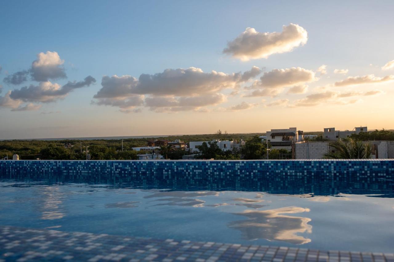 Hotel Mayari Holbox Екстер'єр фото Sunset over Tulum