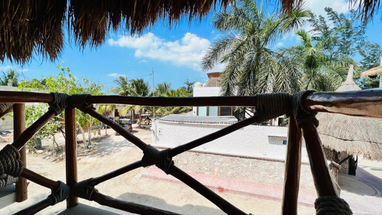 Hotel Mayari Holbox Екстер'єр фото View of the beach from the hotel