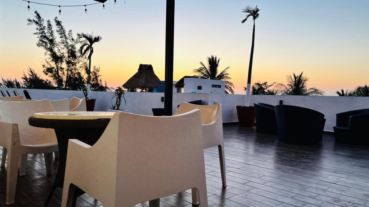 Hotel Mayari Holbox Екстер'єр фото Rooftop bar in Tulum